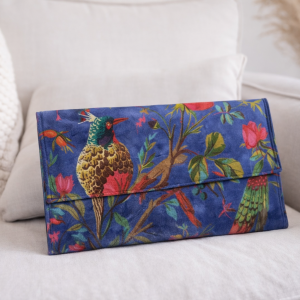 CARTERA DE MANO TERCIOPELO AZUL