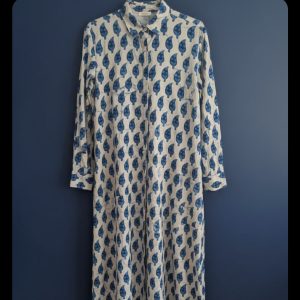 CAMISERO DE ALGODÓN, CON HOJITAS AZULES