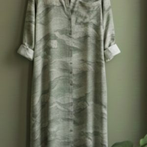 CAMISERO EN SEDA SATINADA EN TONOS VERDES